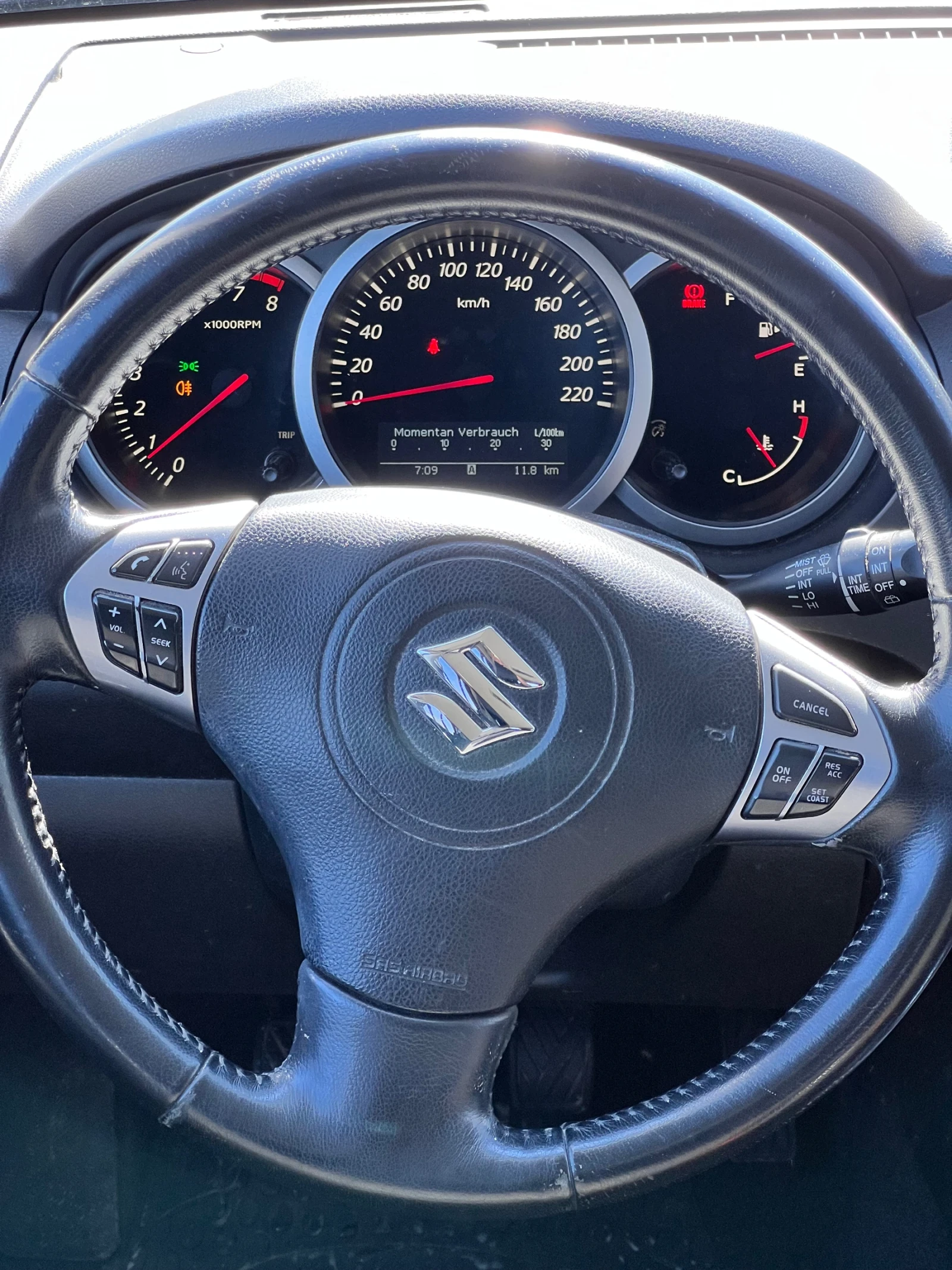 Suzuki Grand vitara 2.4i 169ps Euro5 4x4, снимка 14 - Автомобили и джипове - 54431895