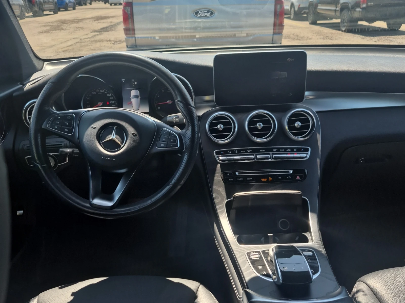 Mercedes-Benz GLC 300 4MATIC * 9G-TRONIC, снимка 8 - Автомобили и джипове - 54773666