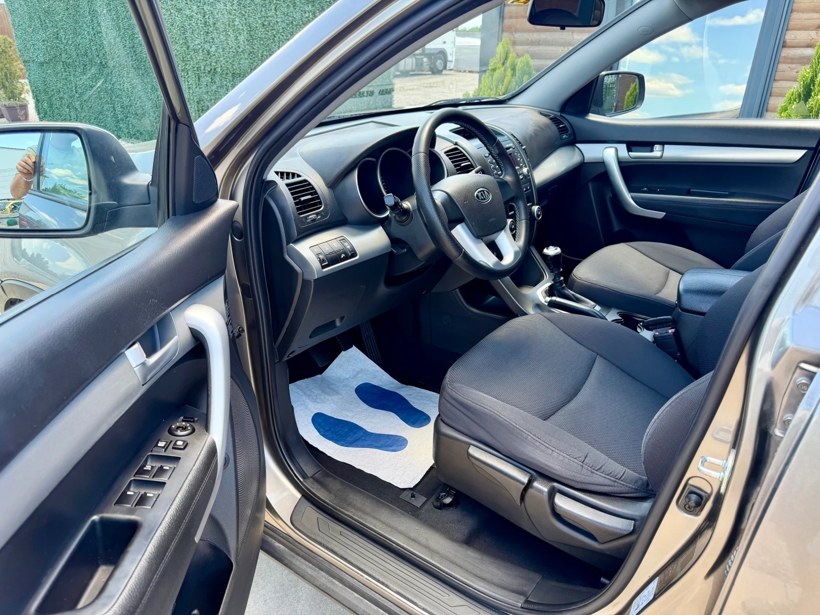 Kia Sorento 2.2 CRDI, снимка 9 - Автомобили и джипове - 55002742