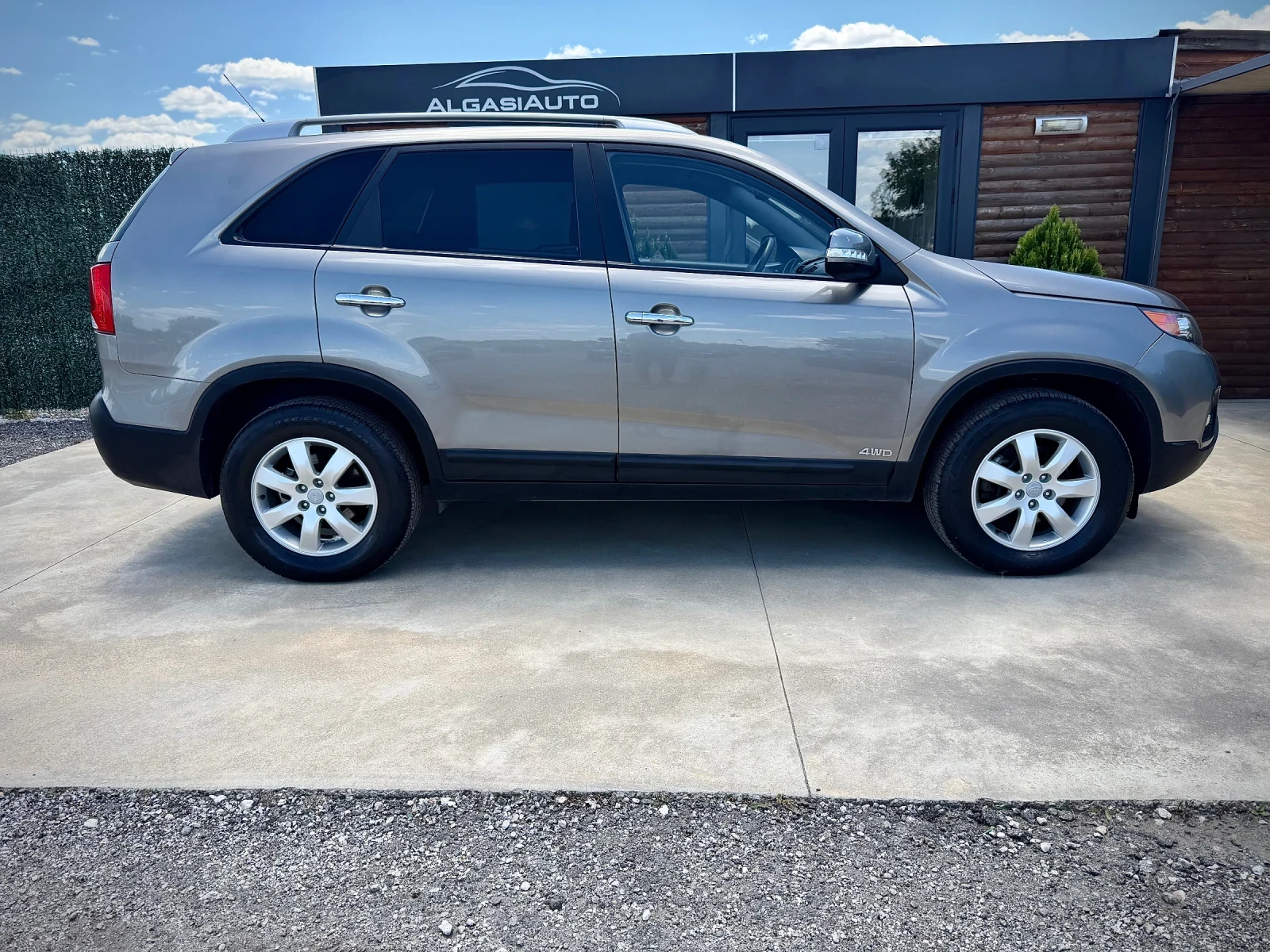 Kia Sorento 2.2 CRDI, снимка 5 - Автомобили и джипове - 55002742