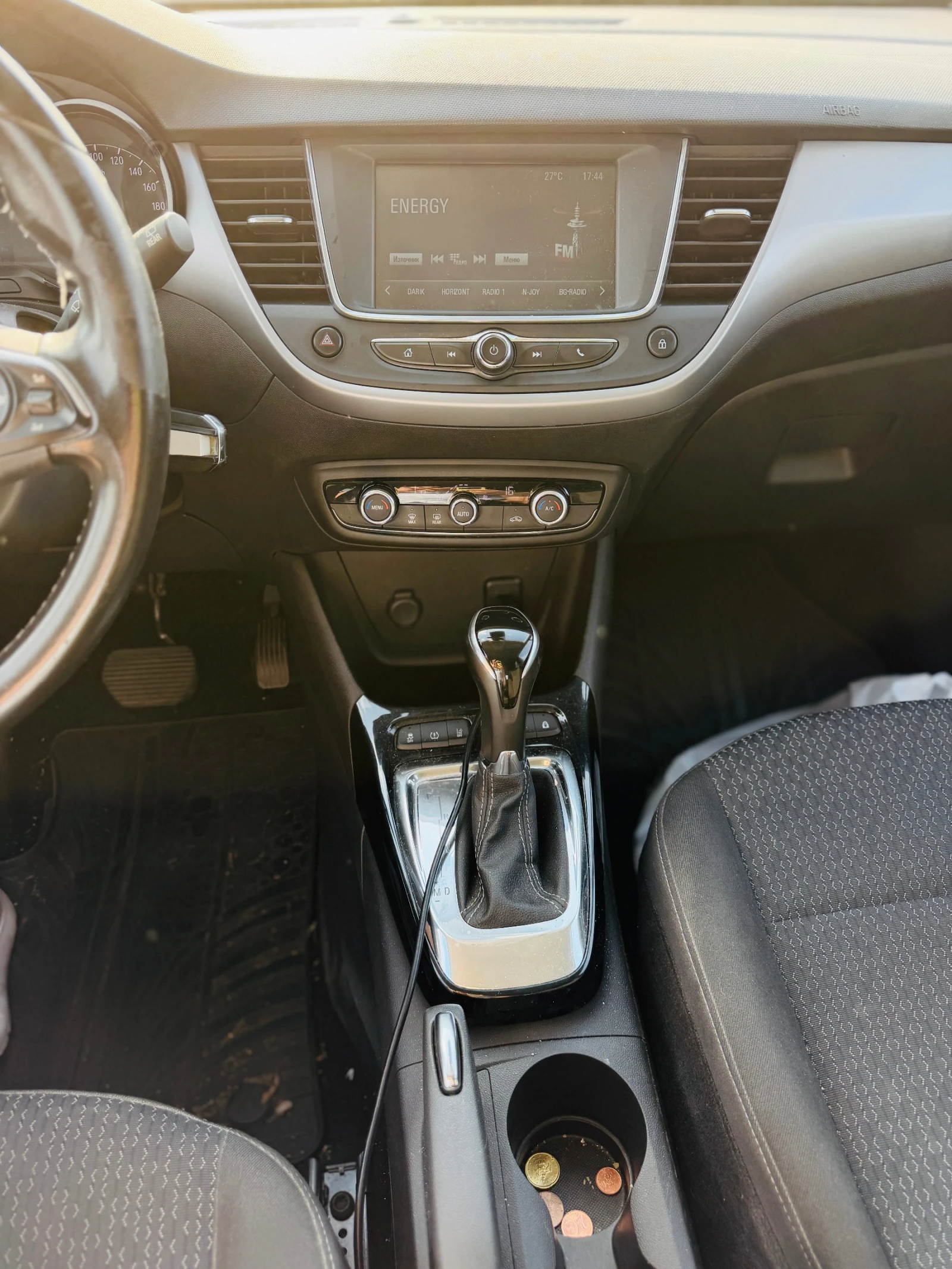 Opel Crossland X 1.2 TURBO, снимка 8 - Автомобили и джипове - 55429813