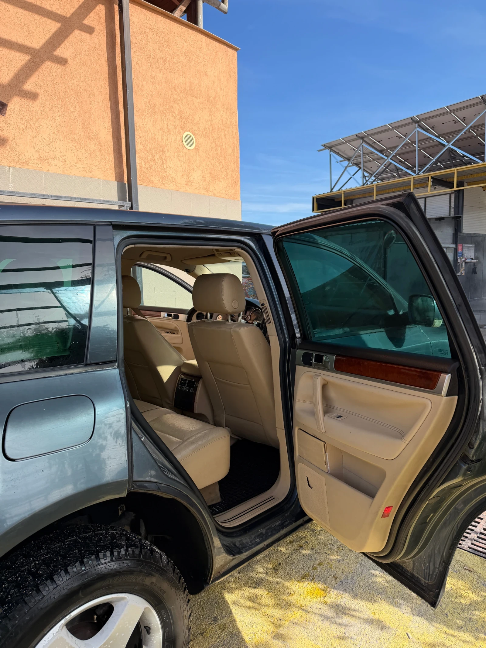 VW Touareg, снимка 5 - Автомобили и джипове - 56713907