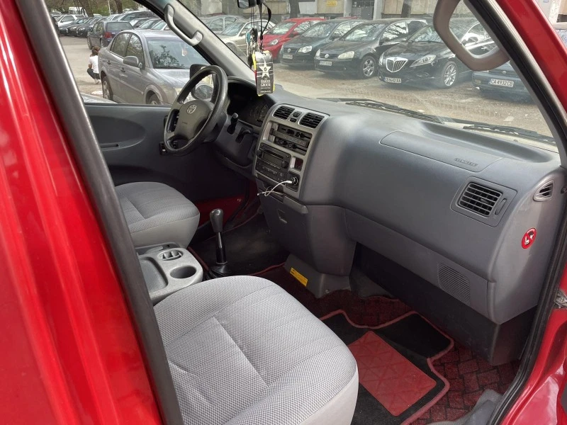 Toyota Hiace, снимка 5 - Бусове и автобуси - 45298124