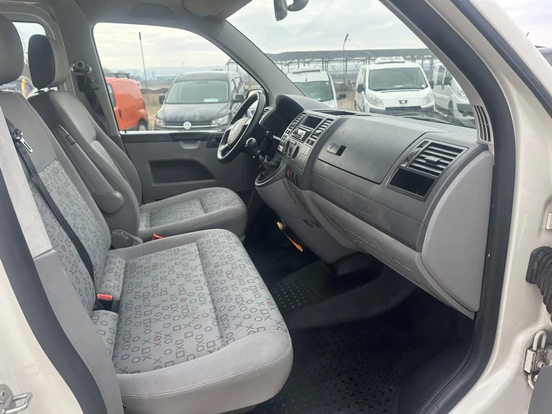 VW T5, снимка 5 - Бусове и автобуси - 48137163