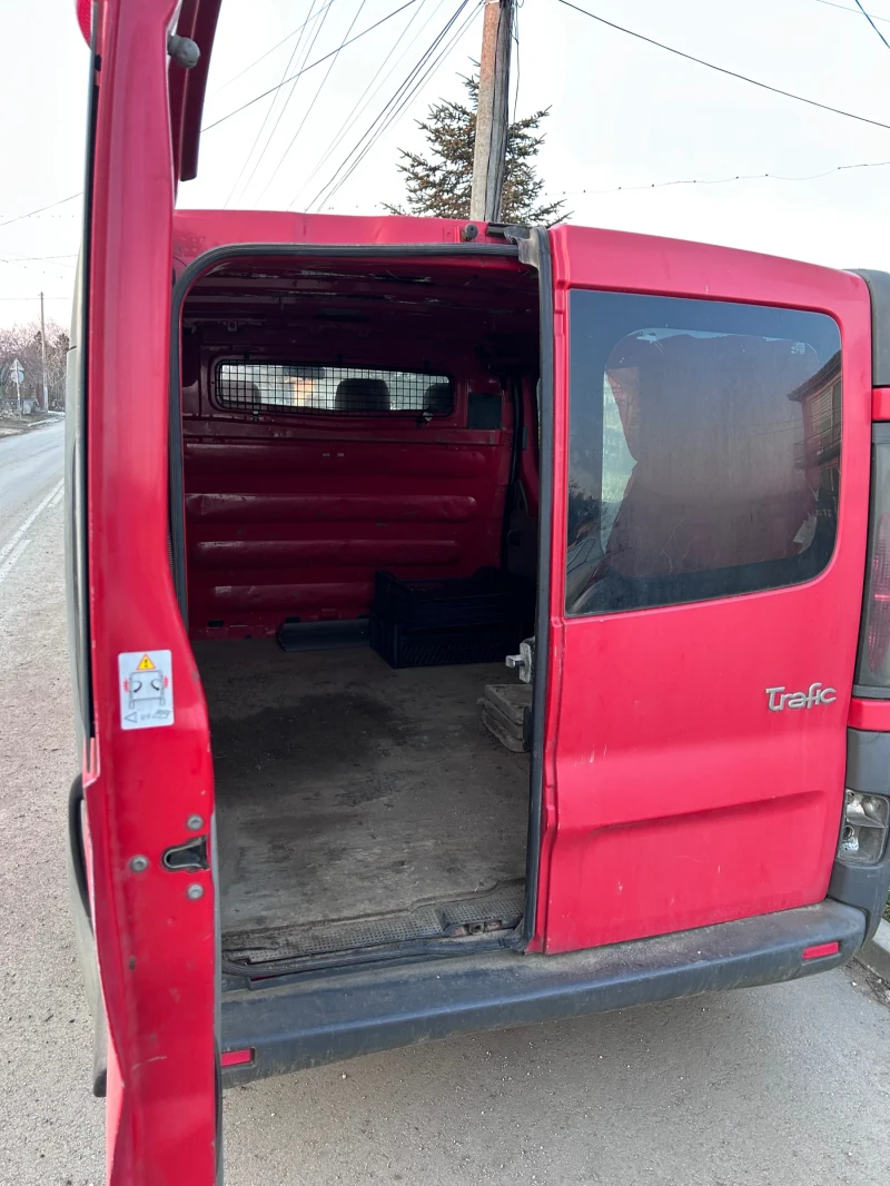 Renault Trafic, снимка 4 - Бусове и автобуси - 49274948