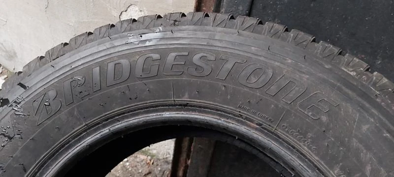 Гуми Зимни 235/65R16, снимка 4 - Гуми и джанти - 30948998