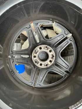 Гуми с джанти Pirelli 275/50R20, снимка 3 - Гуми и джанти - 47254786