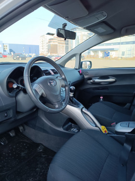 Toyota Auris 2.0 D4D #ТОП#ОБСЛУЖЕНА, снимка 6 - Автомобили и джипове - 45718601