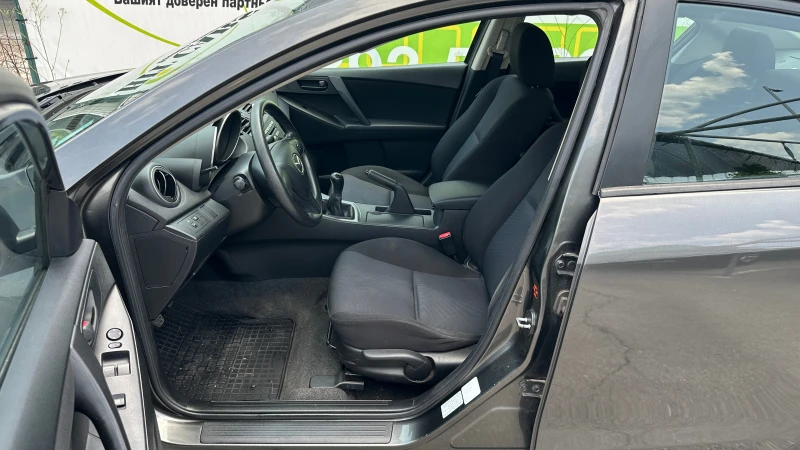 Mazda 3 1.6i 16V от България, снимка 8 - Автомобили и джипове - 50615729