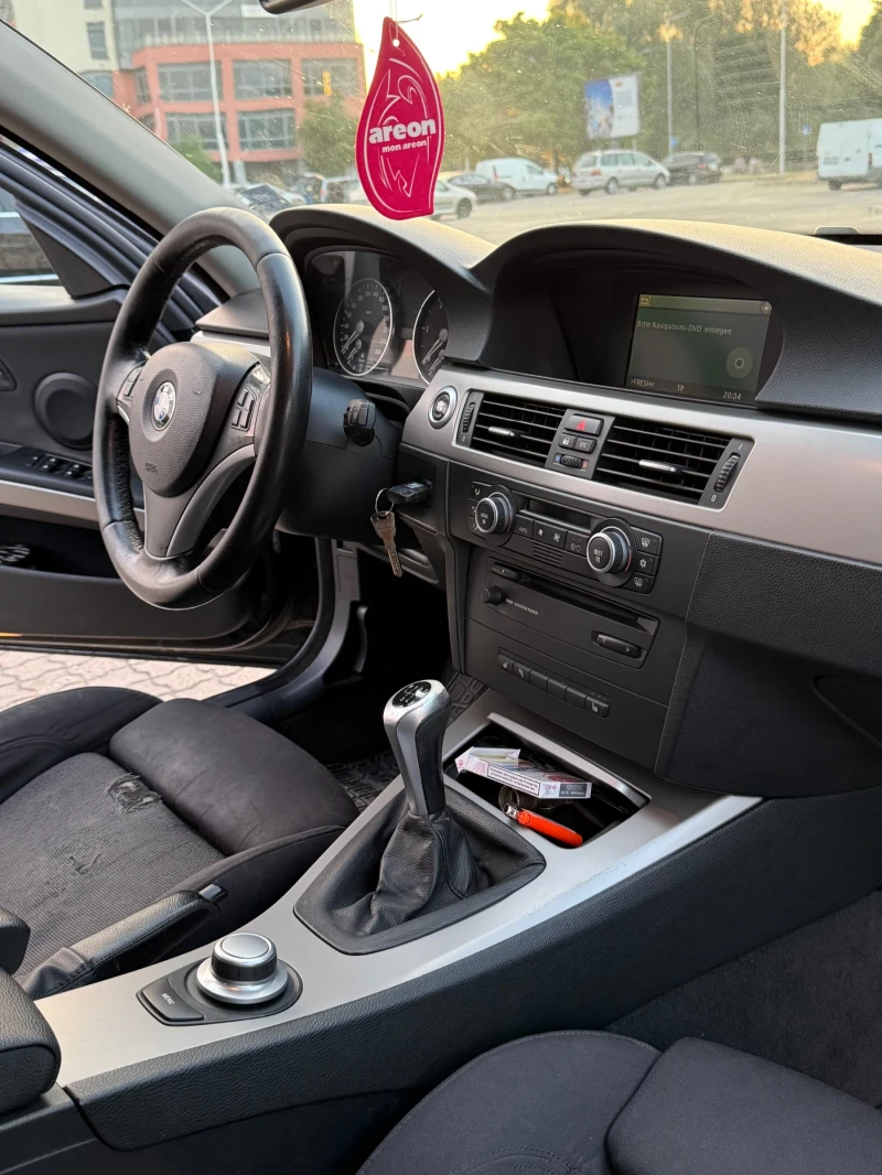 BMW 320, снимка 9 - Автомобили и джипове - 50689705