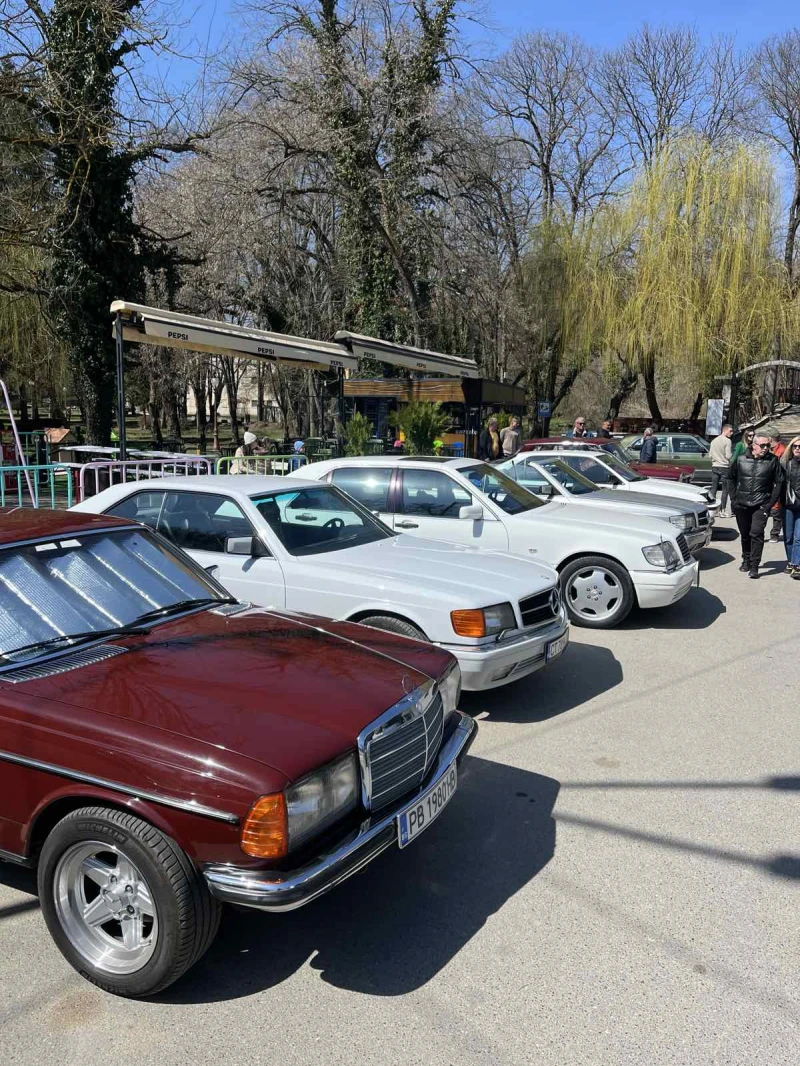 Mercedes-Benz 123 230C, снимка 2 - Автомобили и джипове - 52386084