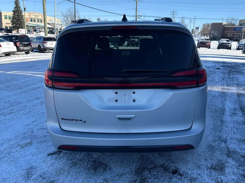 Chrysler Pacifica TOURING-L * * CARFAX * * АВТО КРЕДИТ * * , снимка 5 - Автомобили и джипове - 52769701