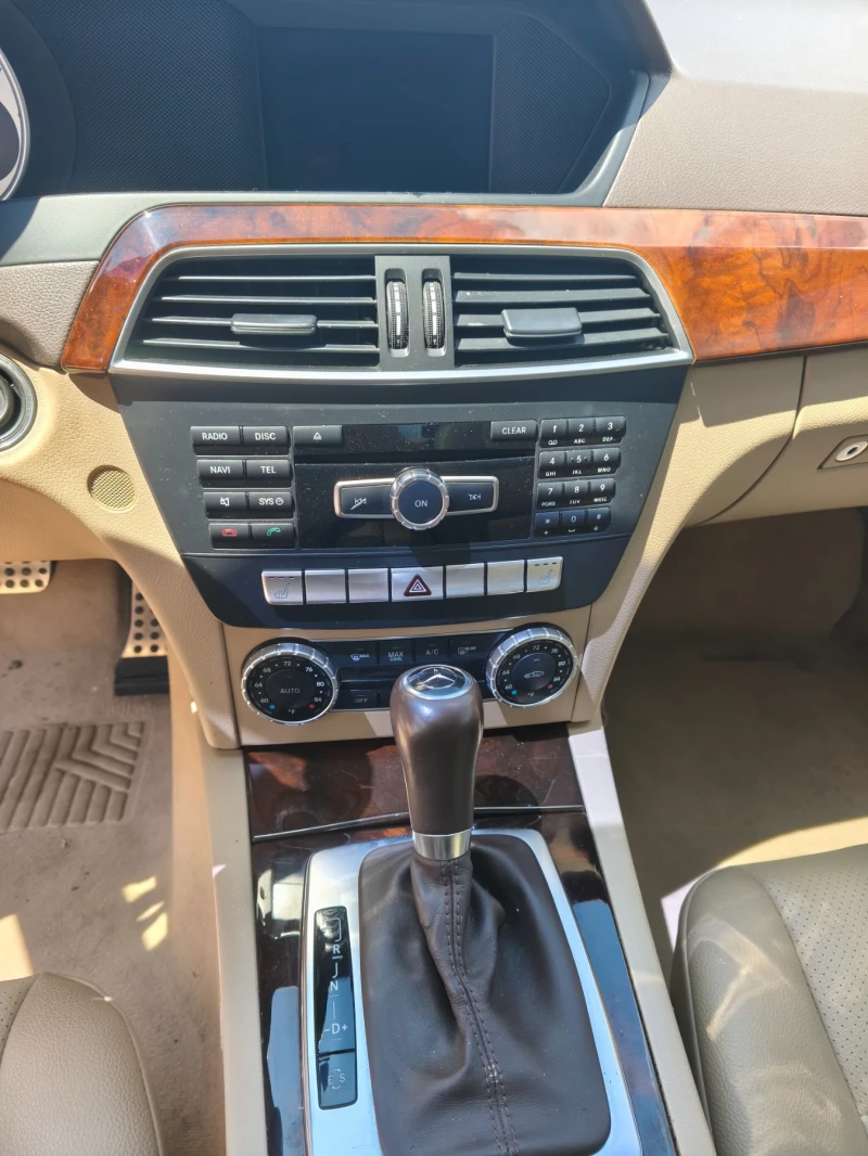 Mercedes-Benz C 250, снимка 10 - Автомобили и джипове - 53247670