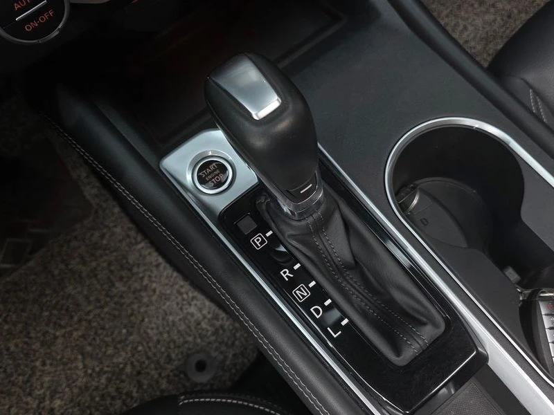 Nissan Altima 2.5 Automatic, снимка 9 - Автомобили и джипове - 55776105