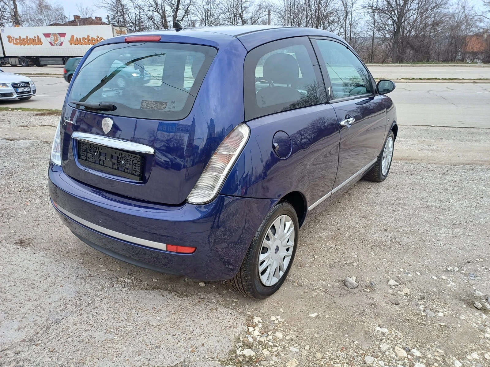 Lancia Ypsilon 1.2i  GPL - изображение 5