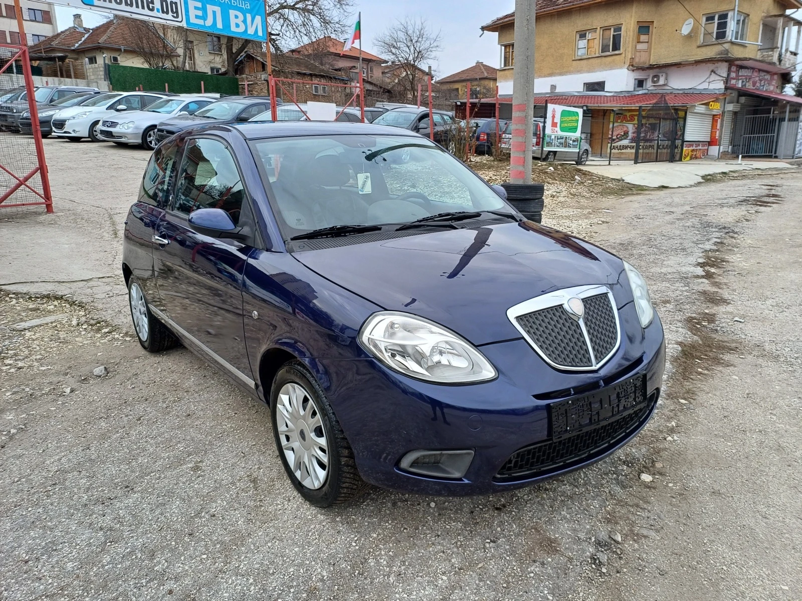 Lancia Ypsilon 1.2i  GPL - изображение 3