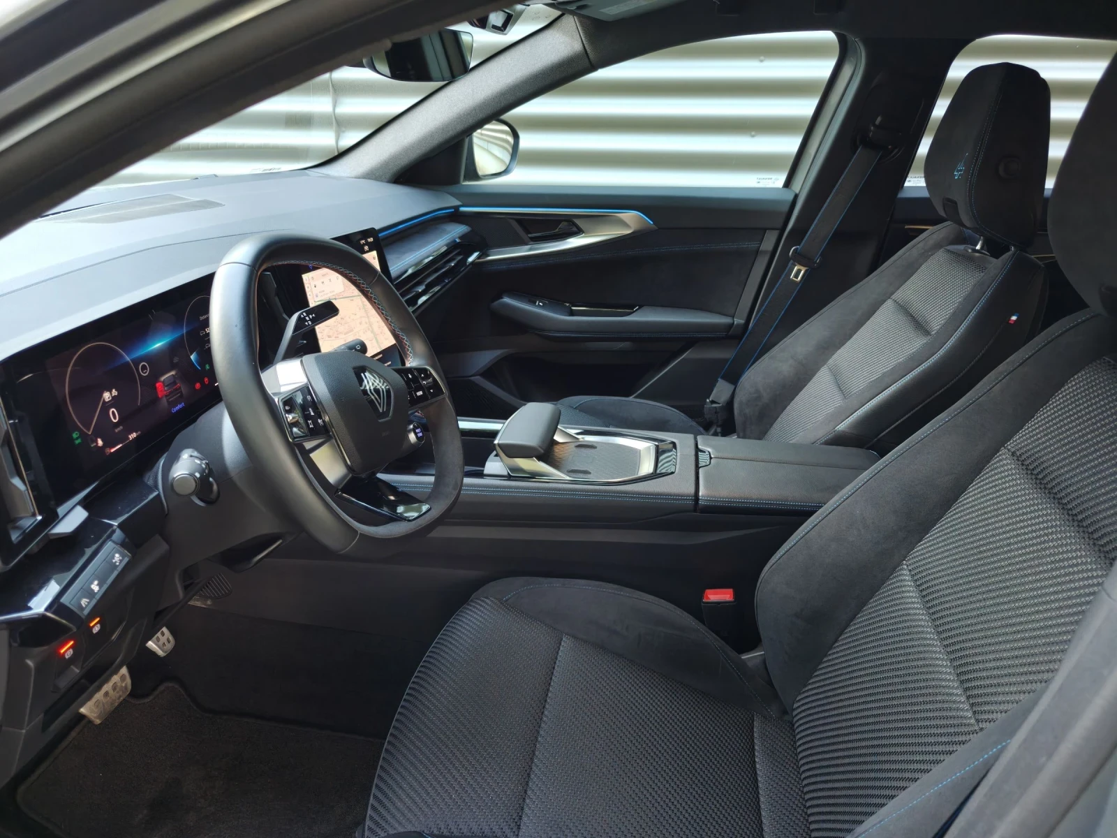 Renault Austral Esprit Alpine mild hybrid 1.3 TCE - изображение 9