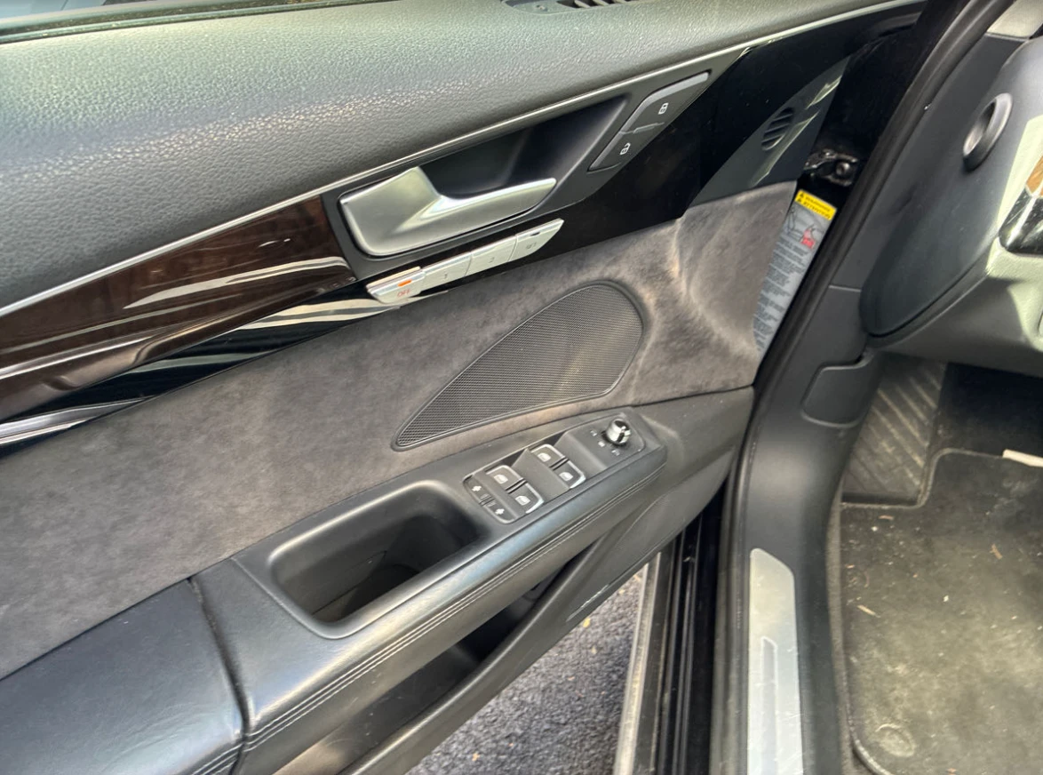 Audi A8 Premium - изображение 9