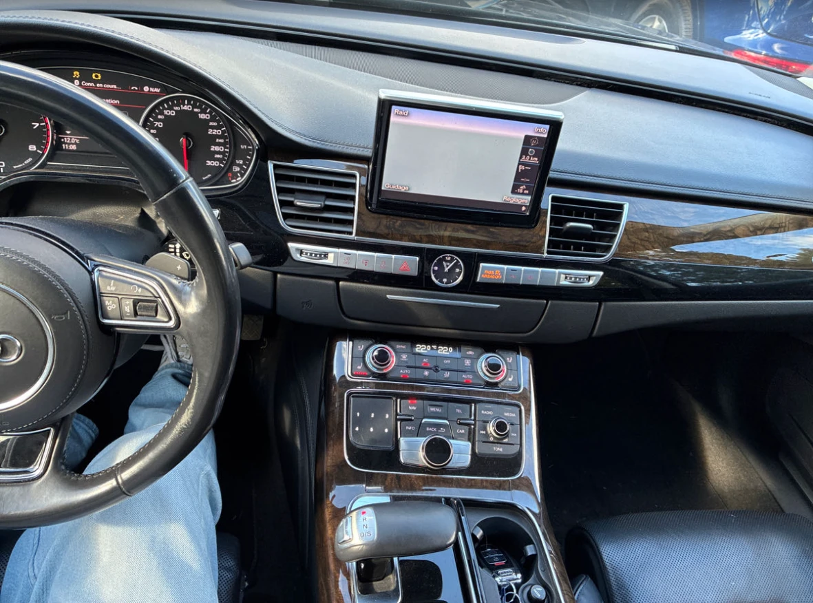 Audi A8 Premium - изображение 7