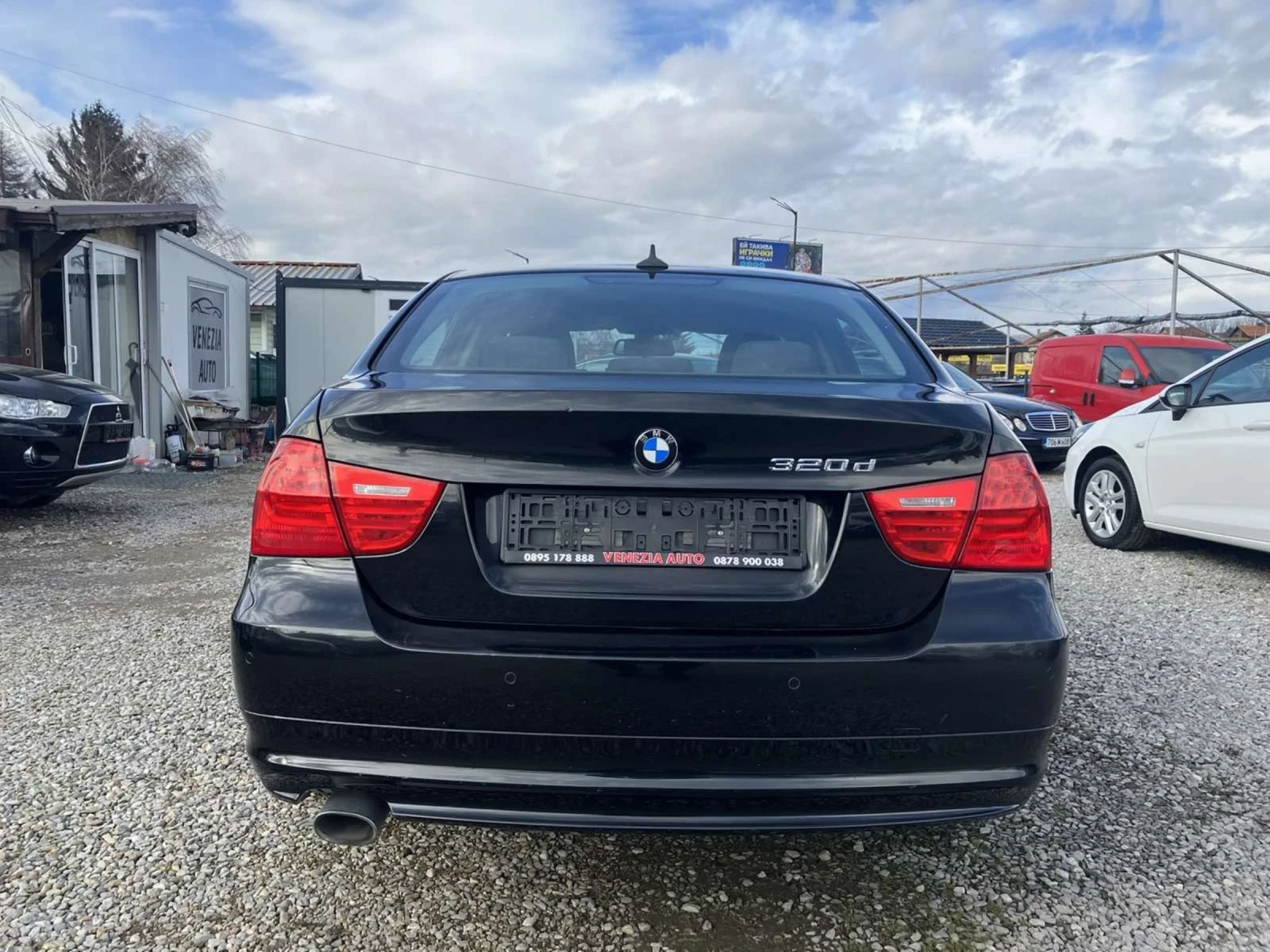 BMW 320 * Facelift* АВТОМАТИК*  - изображение 6