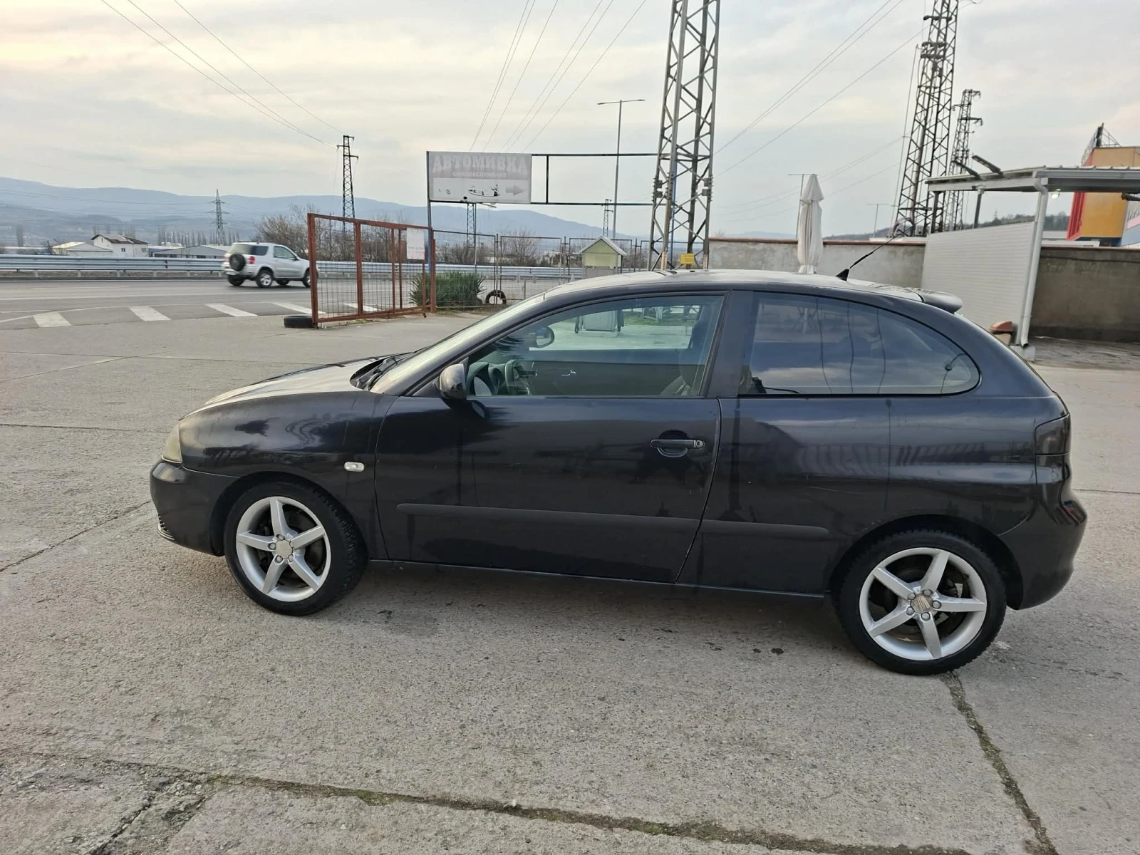 Seat Ibiza, снимка 3 - Автомобили и джипове - 53713517
