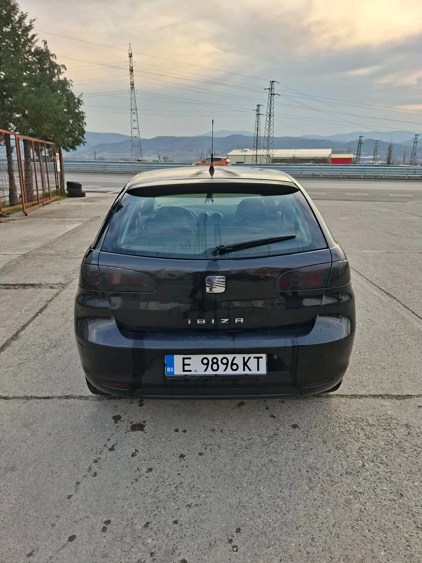 Seat Ibiza, снимка 5 - Автомобили и джипове - 53713517