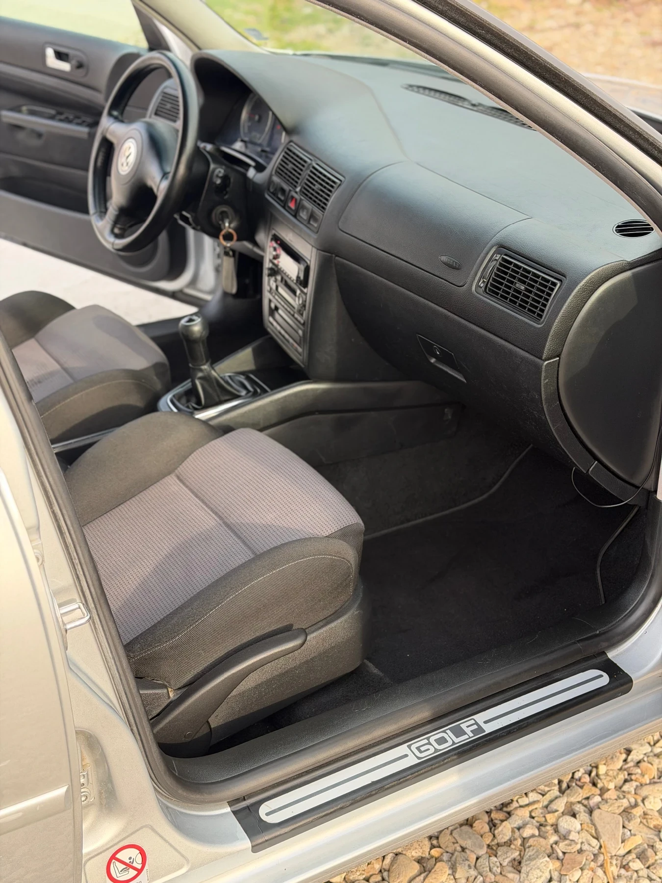 VW Golf 1.9тди101кс , снимка 14 - Автомобили и джипове - 53883022