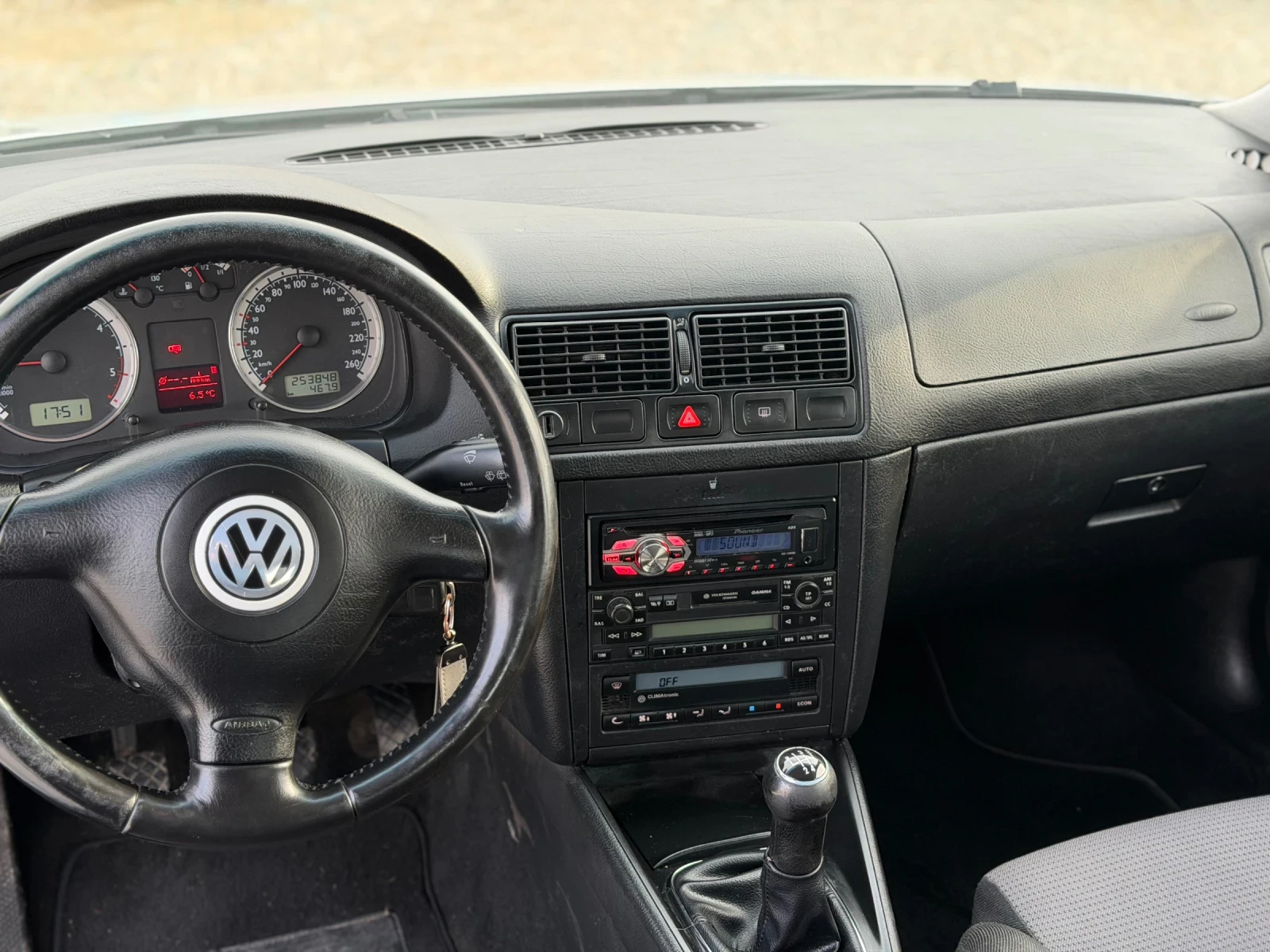 VW Golf 1.9тди101кс , снимка 15 - Автомобили и джипове - 53883022