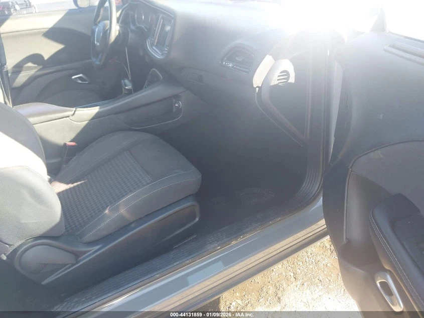 Dodge Challenger 3.6l Sxt, снимка 5 - Автомобили и джипове - 53907263