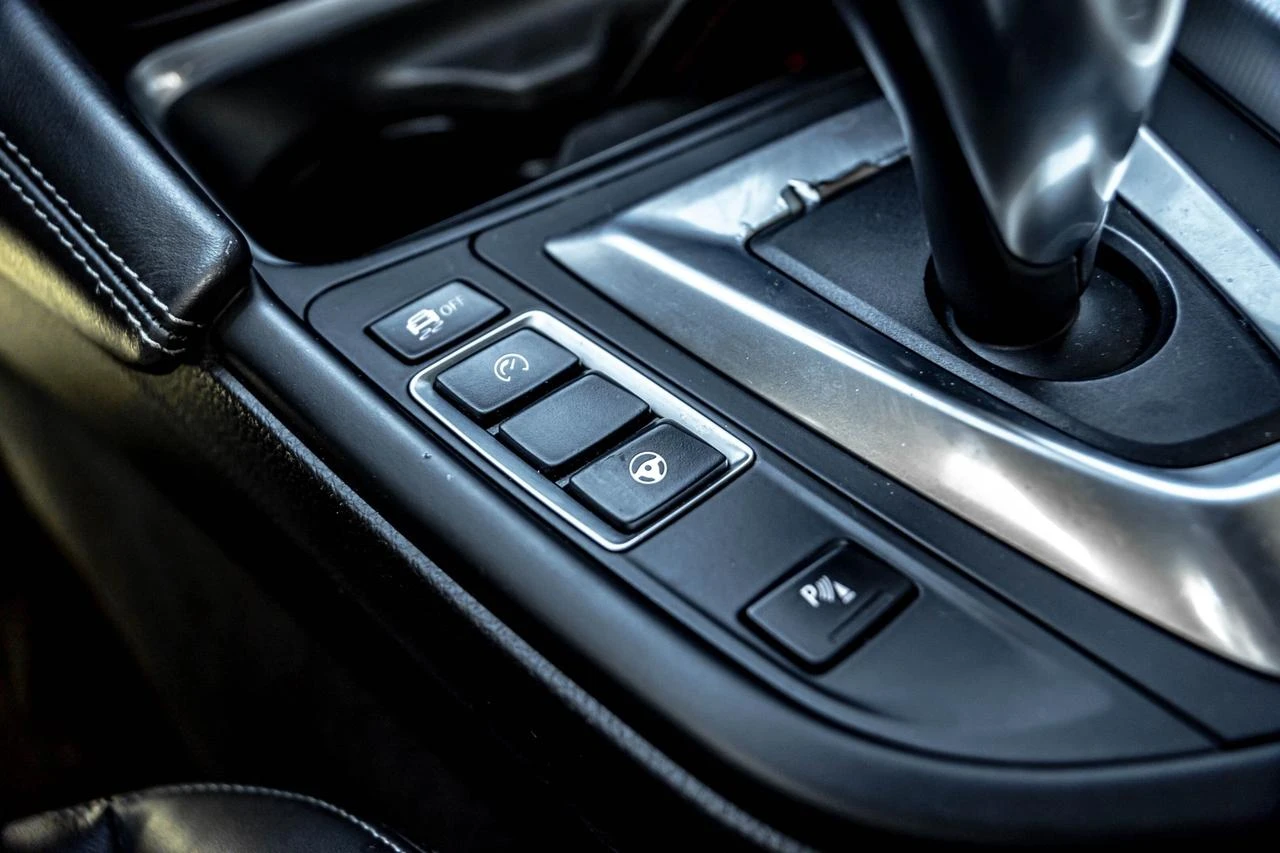 BMW M4 RWD * CARBON PKG * Harman Kardon * HUD, снимка 9 - Автомобили и джипове - 54458809