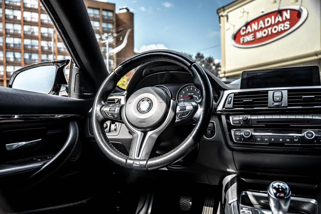 BMW M4 RWD * CARBON PKG * Harman Kardon * HUD, снимка 5 - Автомобили и джипове - 54458809