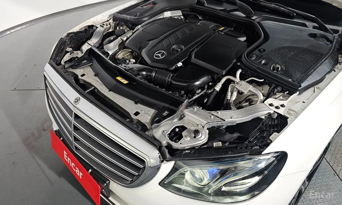 Mercedes-Benz E 220 E220d 4MATIC Exclusive, снимка 5 - Автомобили и джипове - 54479018