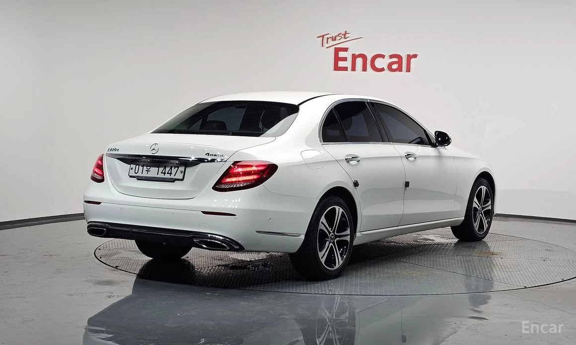 Mercedes-Benz E 220 E220d 4MATIC Exclusive, снимка 11 - Автомобили и джипове - 54479018