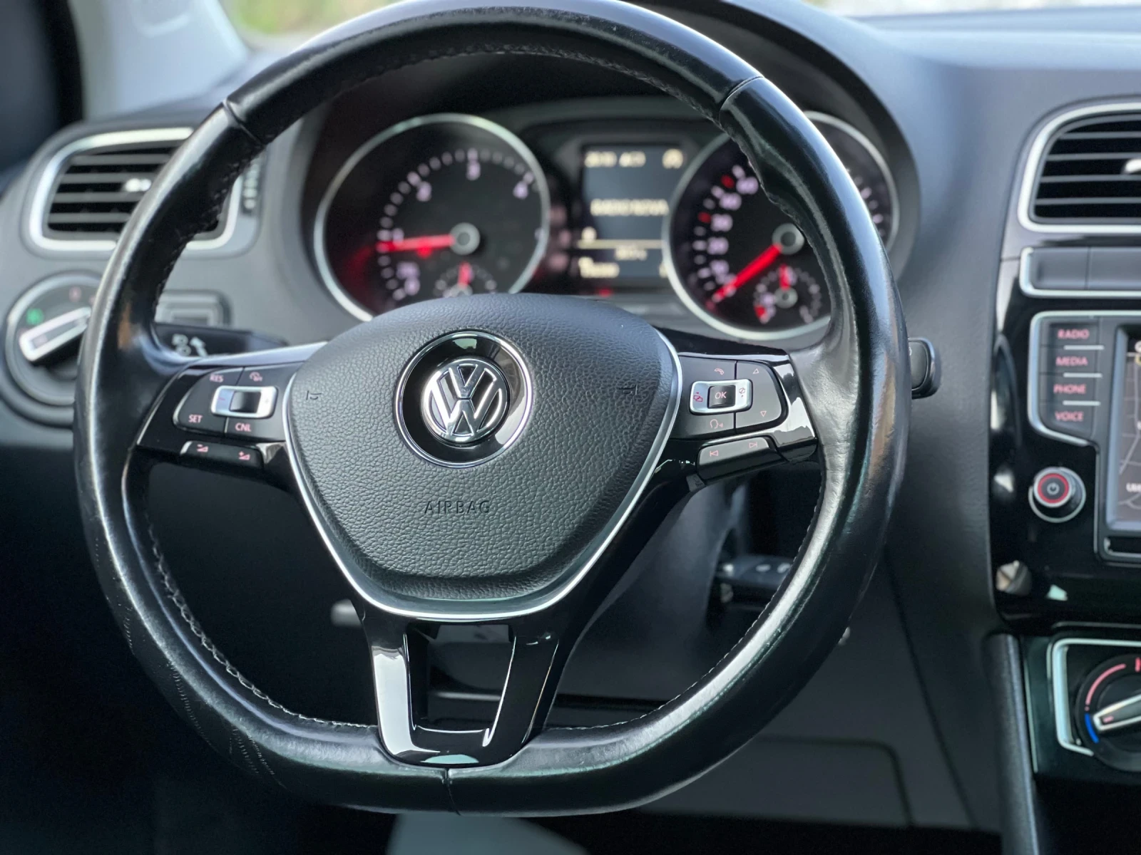 VW Polo TDI 90 кс. NAVIGATION MULTI , снимка 10 - Автомобили и джипове - 55005320