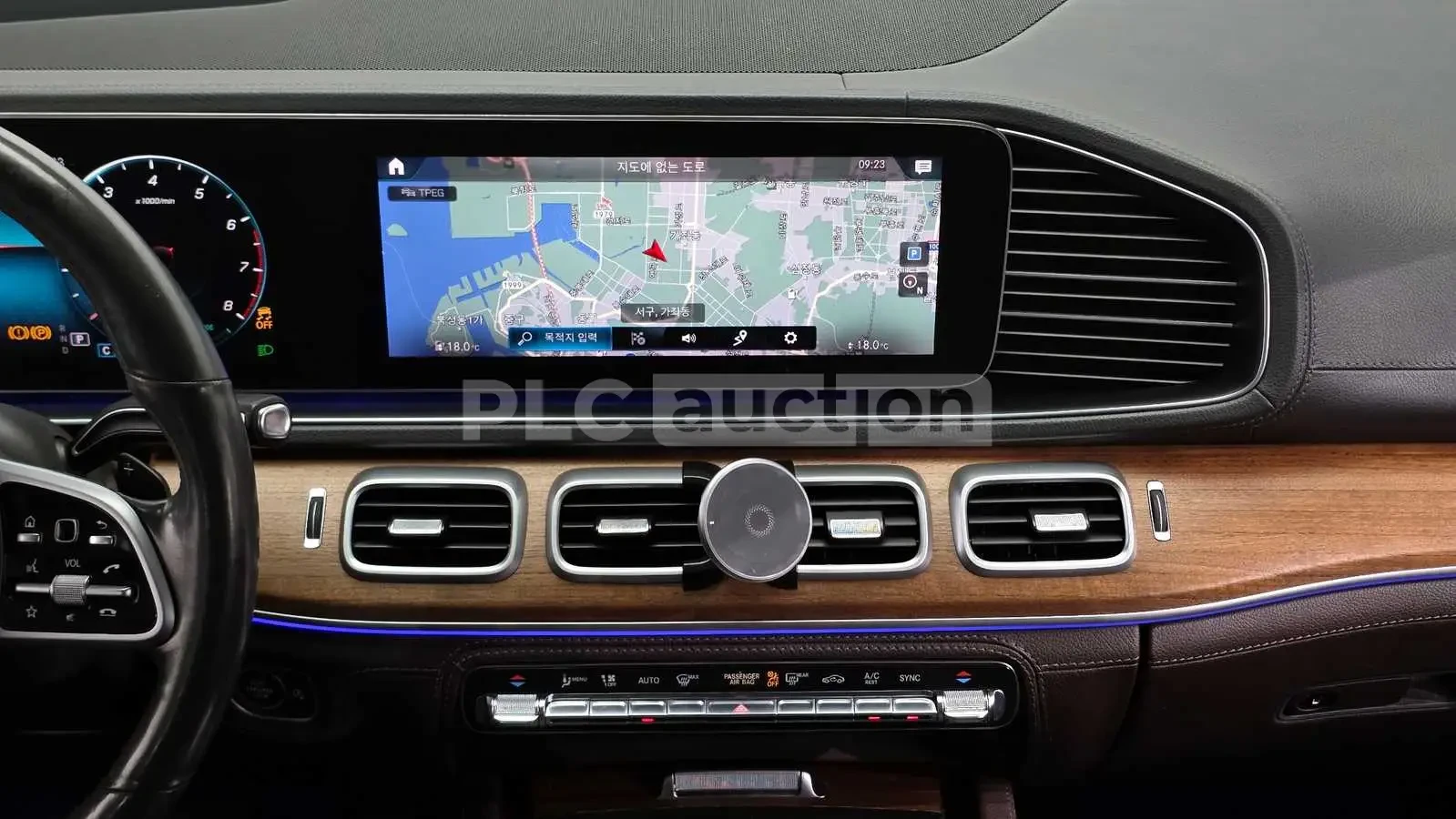Mercedes-Benz GLE 450 HUD| 360| ОБДУХВАНЕ| PANO| AMBIENT| , снимка 14 - Автомобили и джипове - 55201027