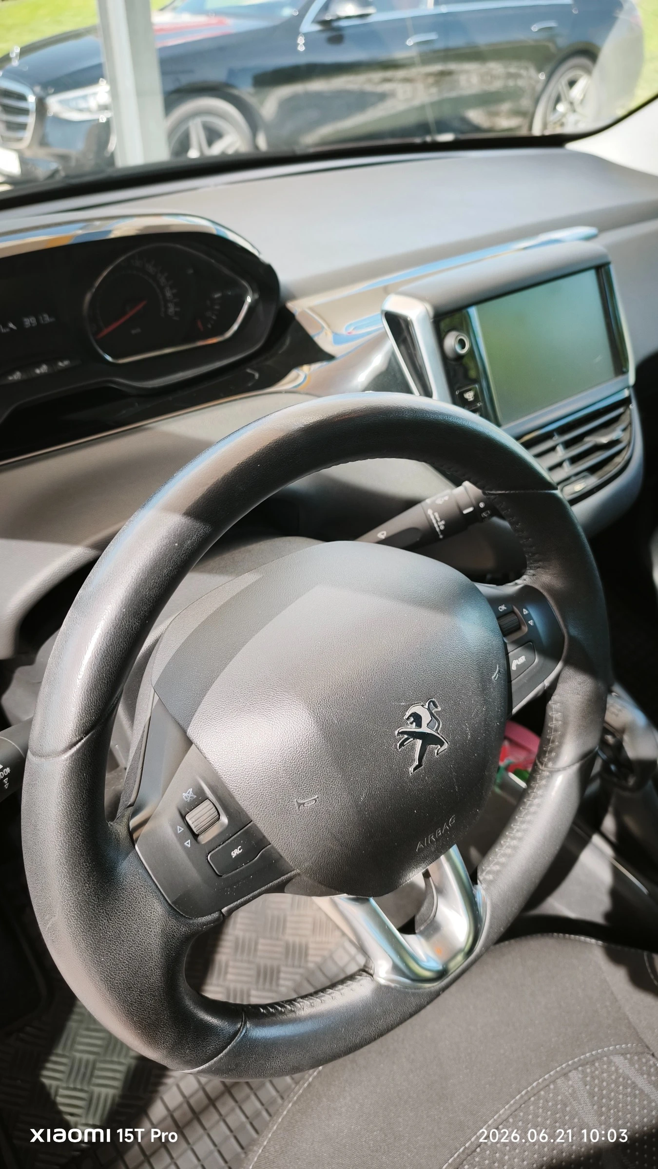 Peugeot 208, снимка 8 - Автомобили и джипове - 55388411