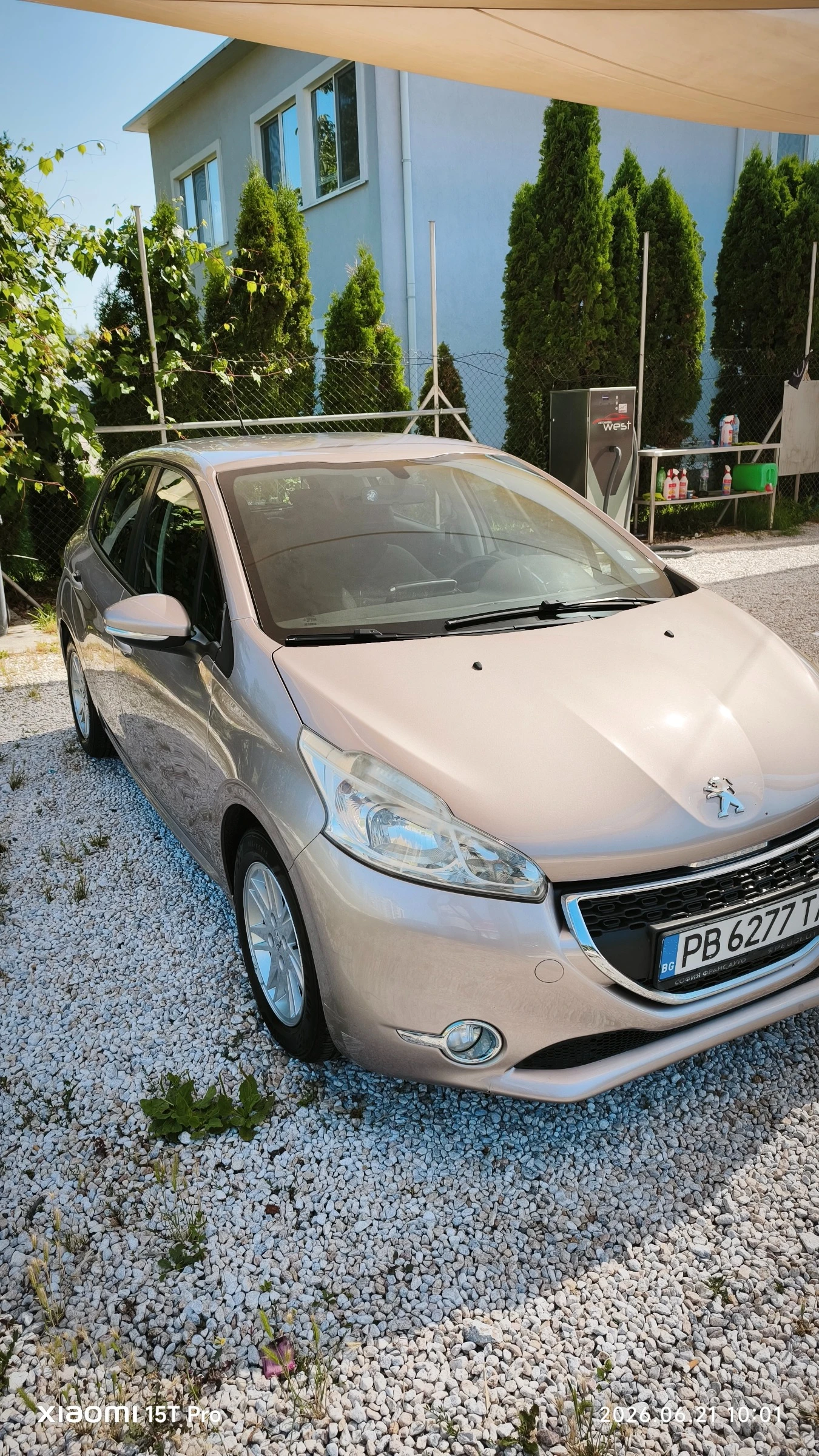 Peugeot 208