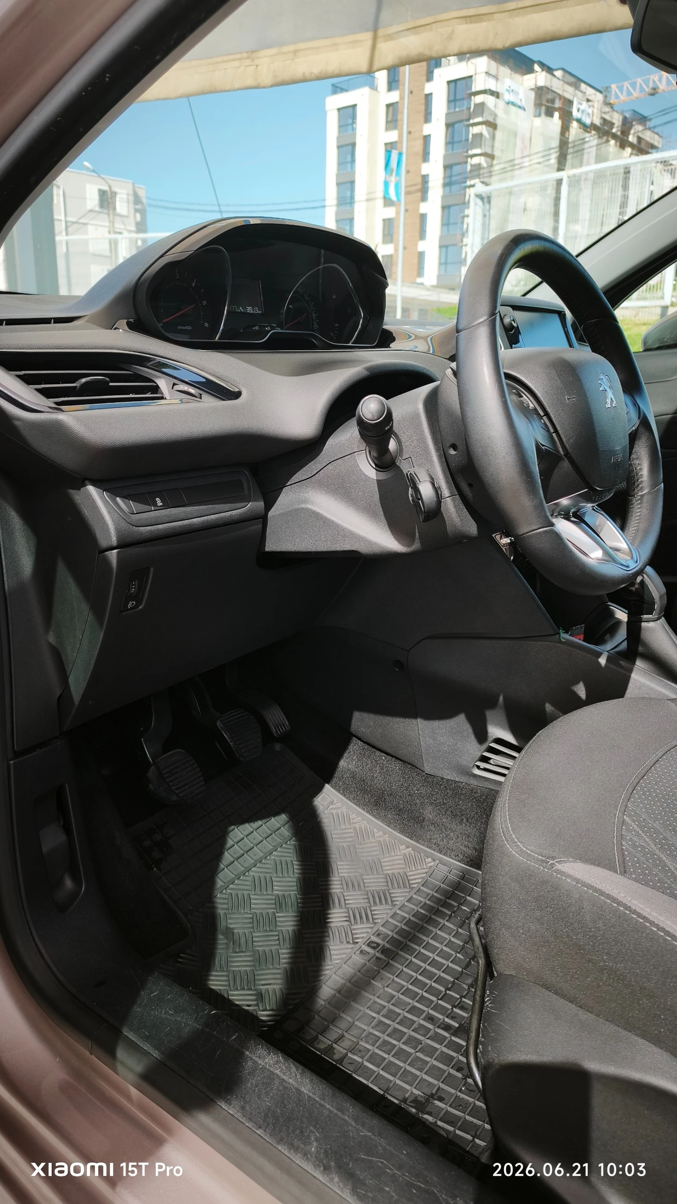 Peugeot 208, снимка 7 - Автомобили и джипове - 55388411