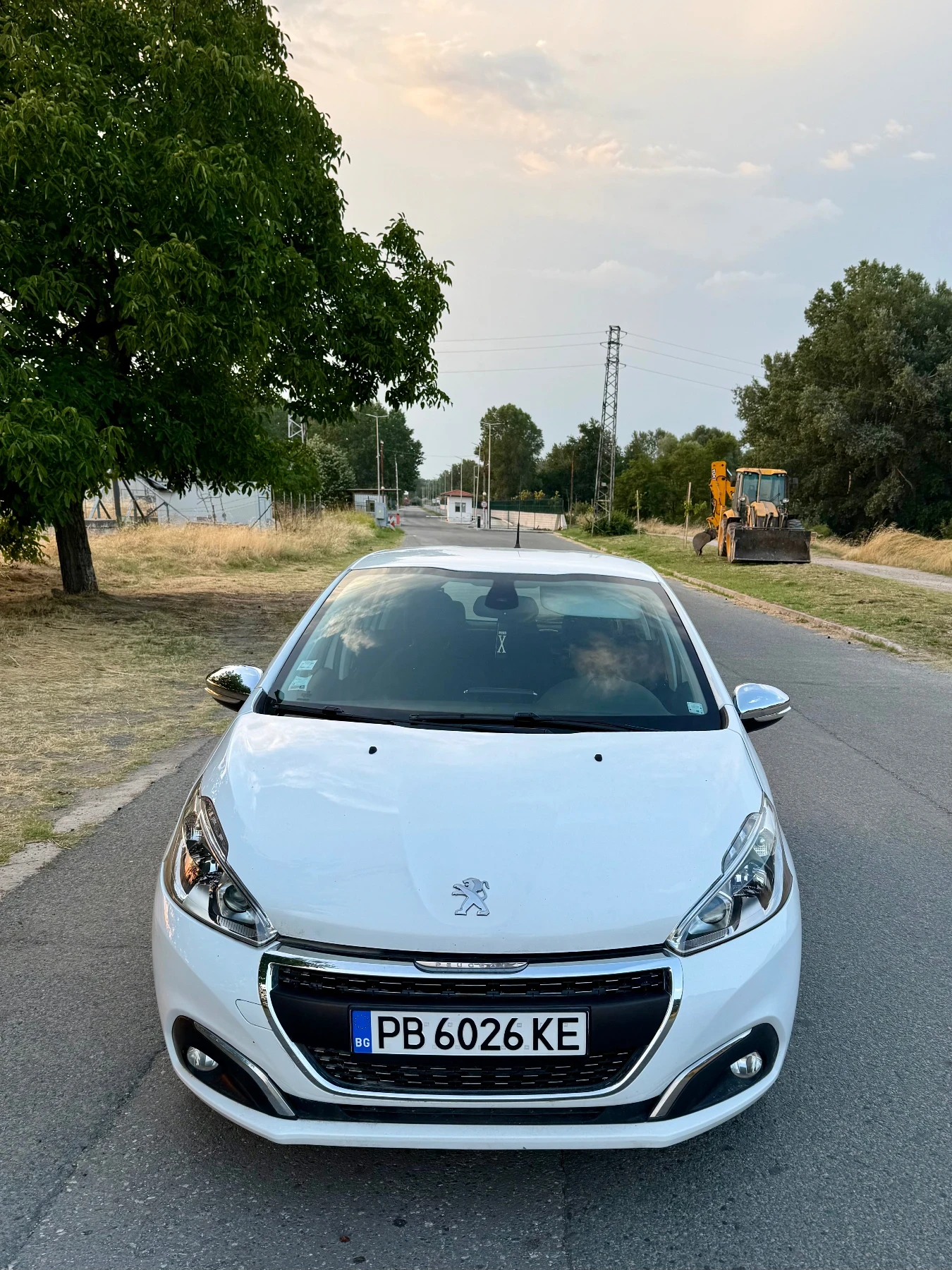 Peugeot 208, снимка 2 - Автомобили и джипове - 55408107