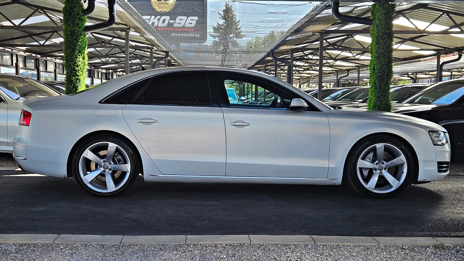 Audi A8 4.2TDI/BOSE/MAСАЖИ/ПОДГРЕВ/ОБДУХ/АМБИЕНТ/ПАМЕТ/LIZ, снимка 4 - Автомобили и джипове - 55727239