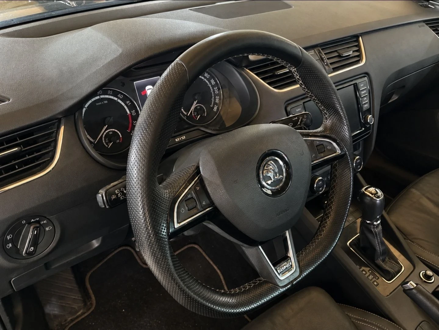 Skoda Octavia vRS 184КС DSG6 Canton Обслужена, снимка 4 - Автомобили и джипове - 56084628