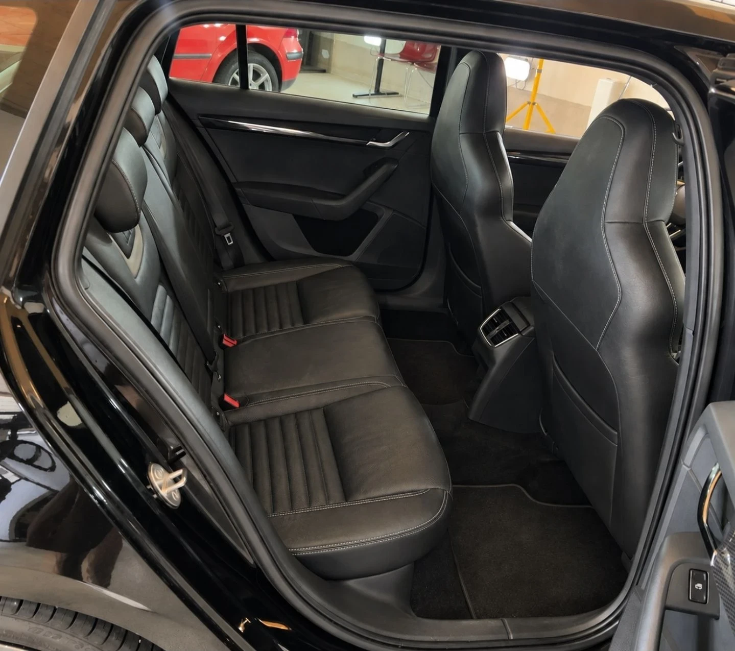 Skoda Octavia vRS 184КС DSG6 Canton Обслужена, снимка 6 - Автомобили и джипове - 56084628