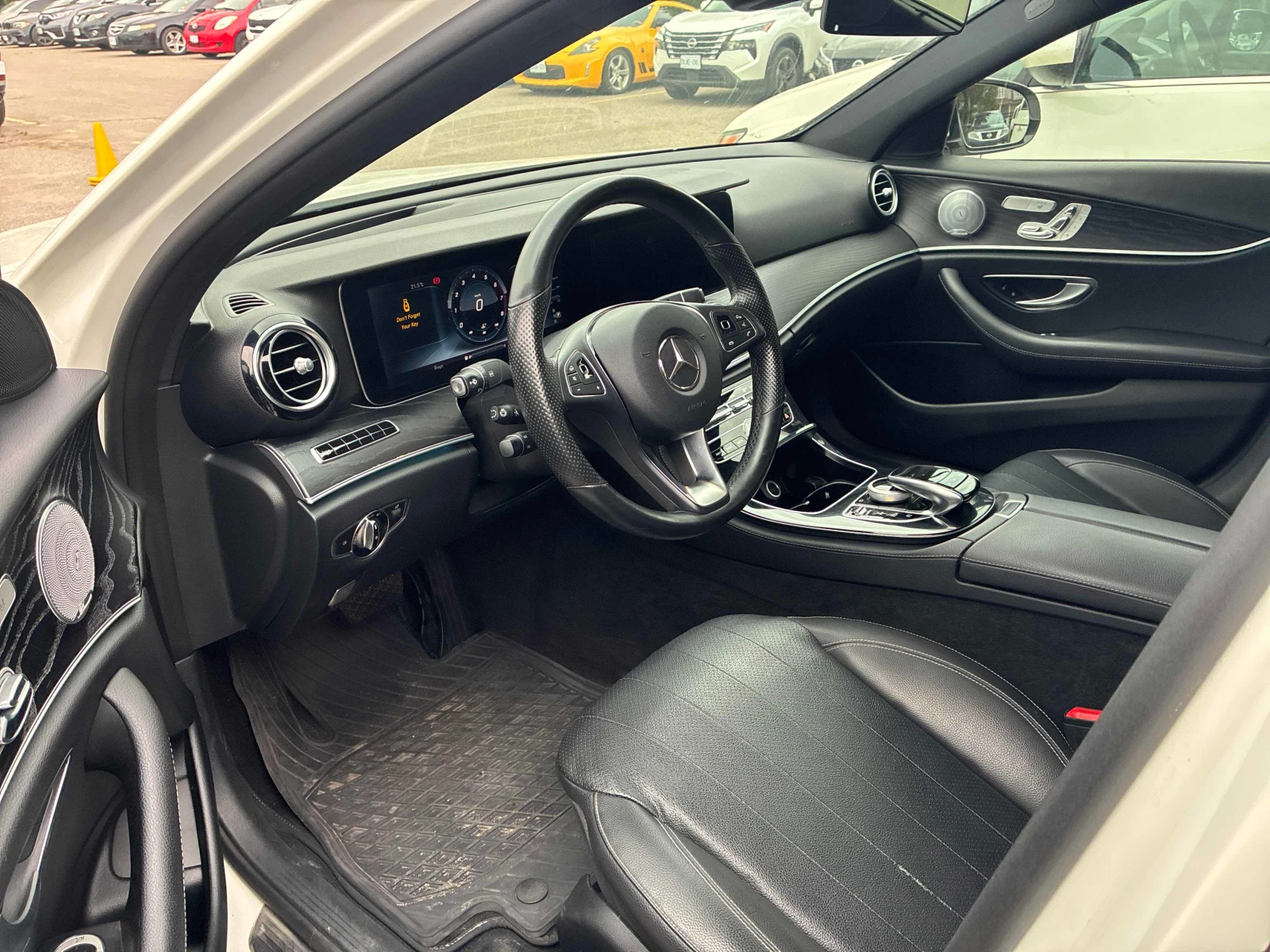 Mercedes-Benz E 300 4MATIC * BURMESTER* 360 КАМЕРА* ПАНОРАМА* , снимка 7 - Автомобили и джипове - 56088647
