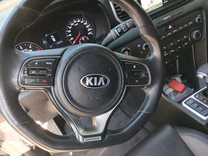 Kia Sportage  Diesel 1.7 2Wd Trendy, снимка 7 - Автомобили и джипове - 56118382