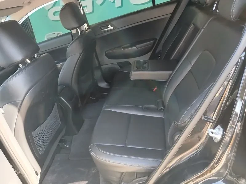 Kia Sportage  Diesel 1.7 2Wd Trendy, снимка 8 - Автомобили и джипове - 56118382