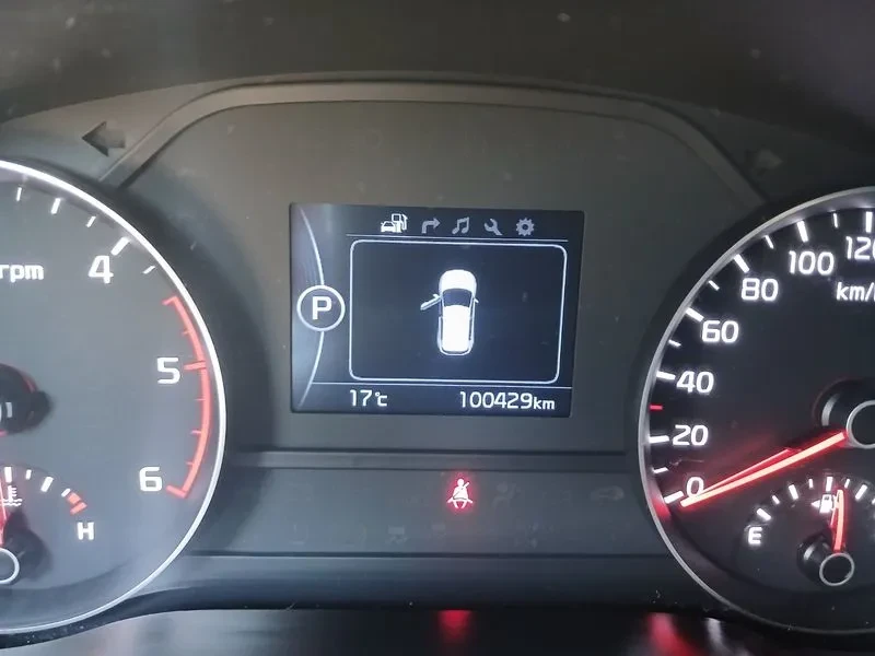 Kia Sportage  Diesel 1.7 2Wd Trendy, снимка 10 - Автомобили и джипове - 56118382