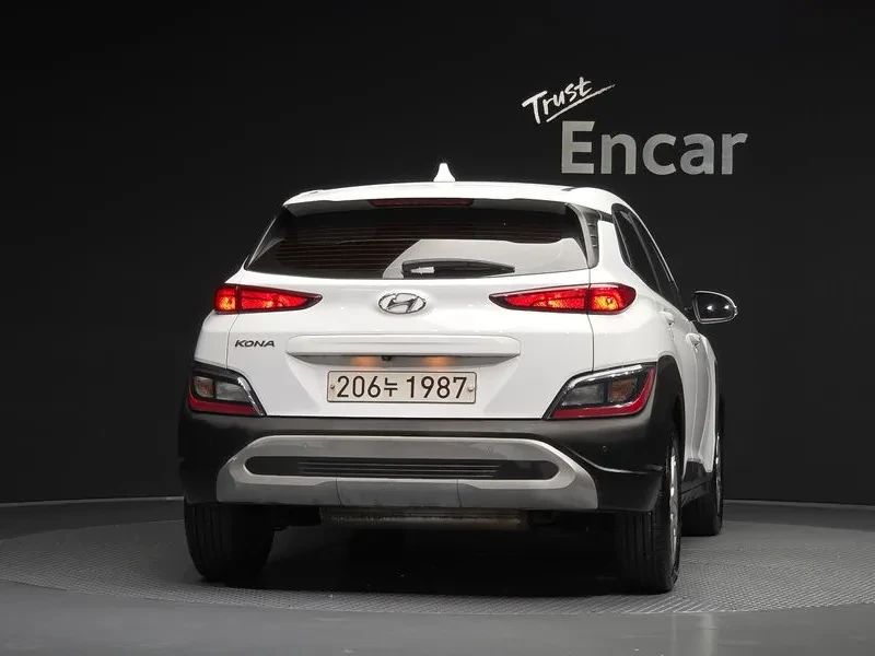Hyundai Kona 1.6 - САМО 30% АВАНС, снимка 4 - Автомобили и джипове - 56305147