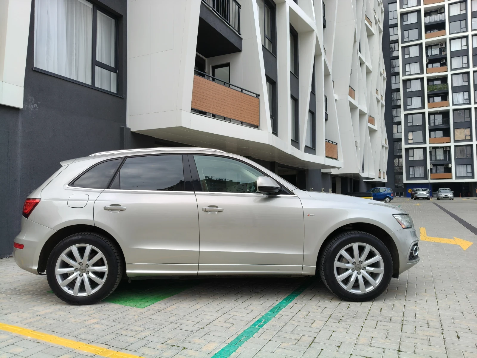 Audi Q5 3.0T - изображение 2