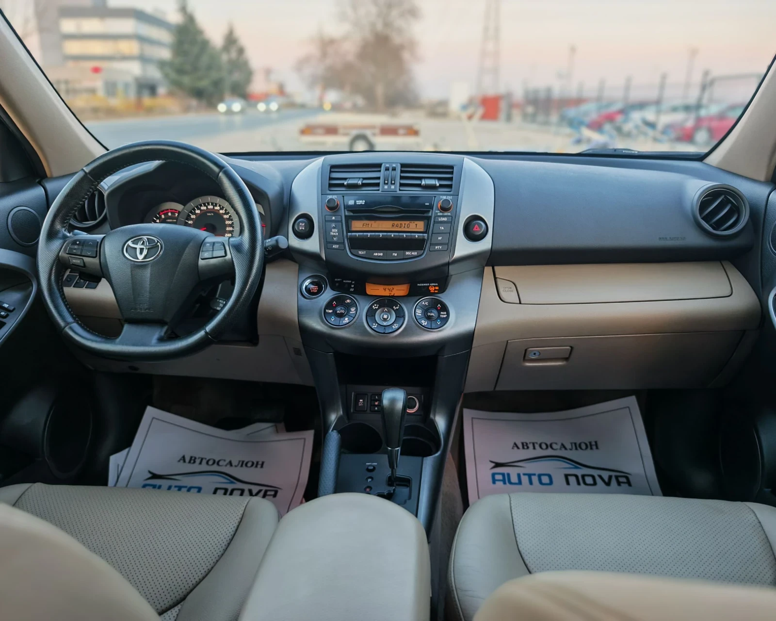 Toyota Rav4 2.2 ДИЗЕЛ 150 К.С. 4Х4! АВТОМАТИК !КОЖА! НОВА!, снимка 13 - Автомобили и джипове - 53803410