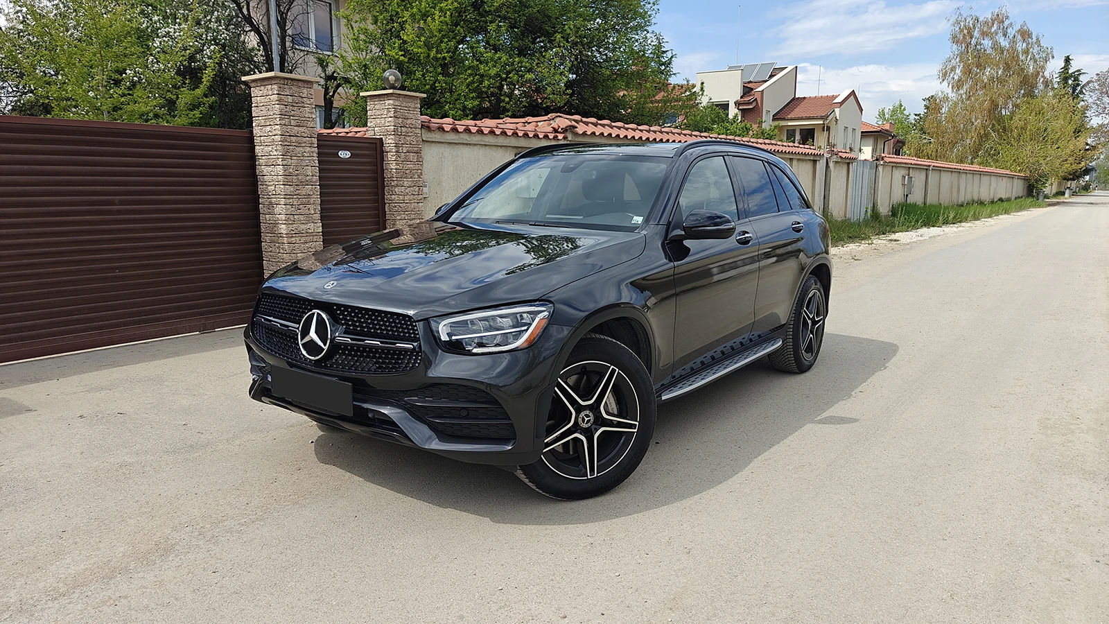 Mercedes-Benz GLC 300 AMG Pack* Pano* Burmester , снимка 2 - Автомобили и джипове - 54258834